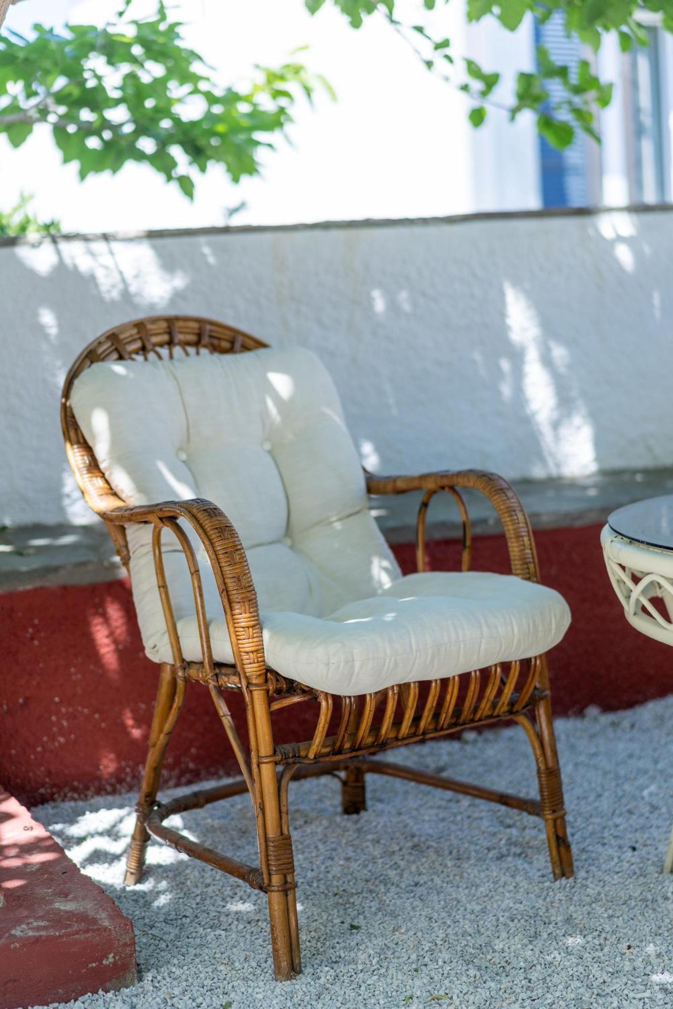 Spacious Home With Yard, Mytilene Lesvos Kültér fotó