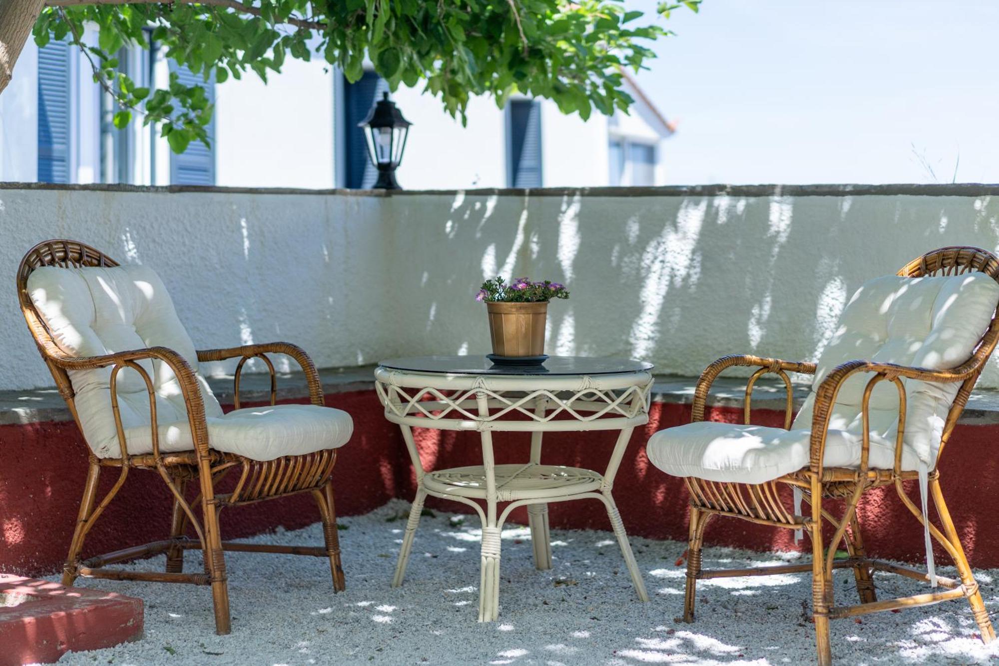 Spacious Home With Yard, Mytilene Lesvos Kültér fotó